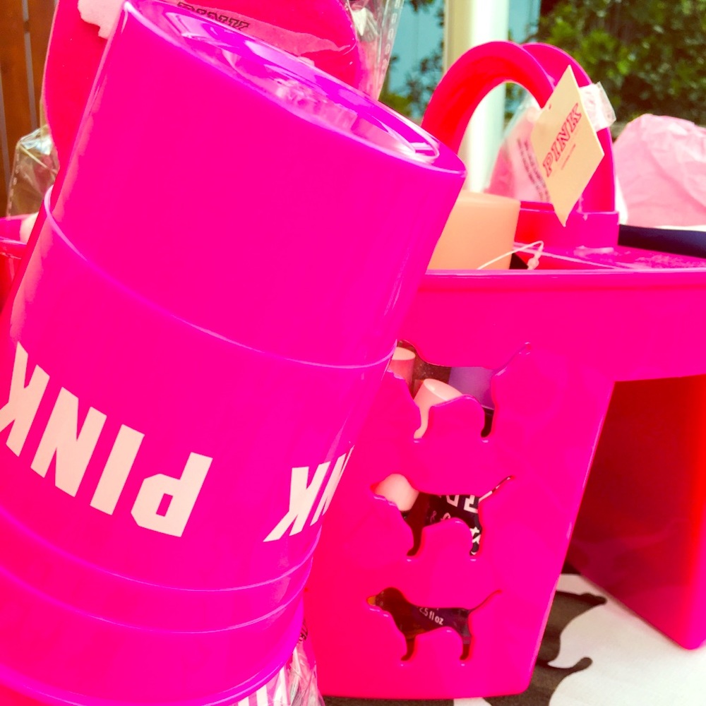 💖 VS PINK Shower Bundle “Easter basket”